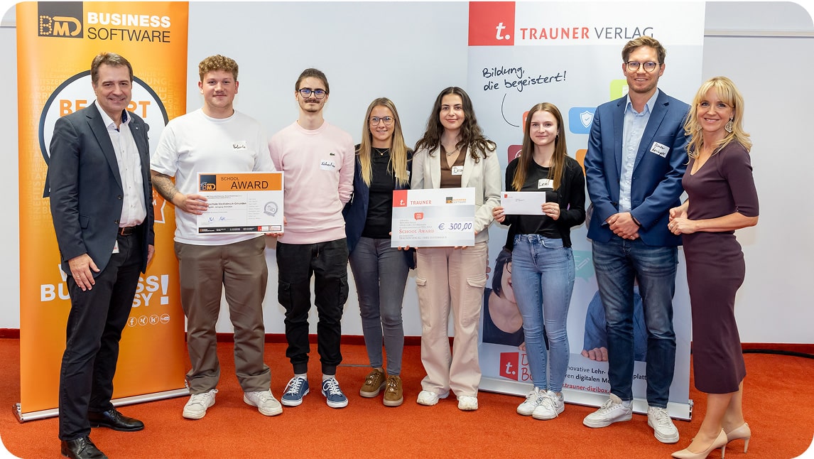 BMD und der Trauner Verlag zeichnen Schüler/innen und Klassen in verschiedenen Kategorien aus. Die Gewinner feiern mit Urkunden und Preisen.